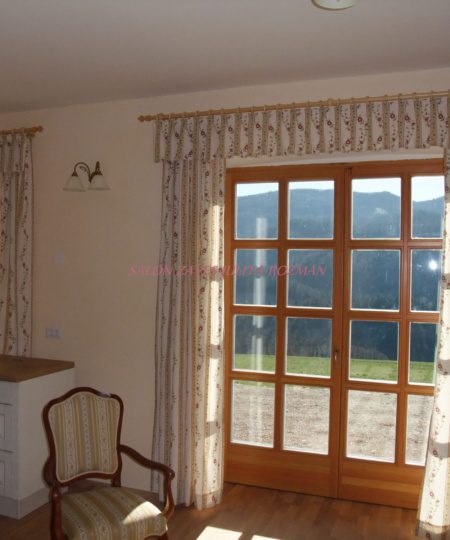 lesena karnisa classic svetel hrast